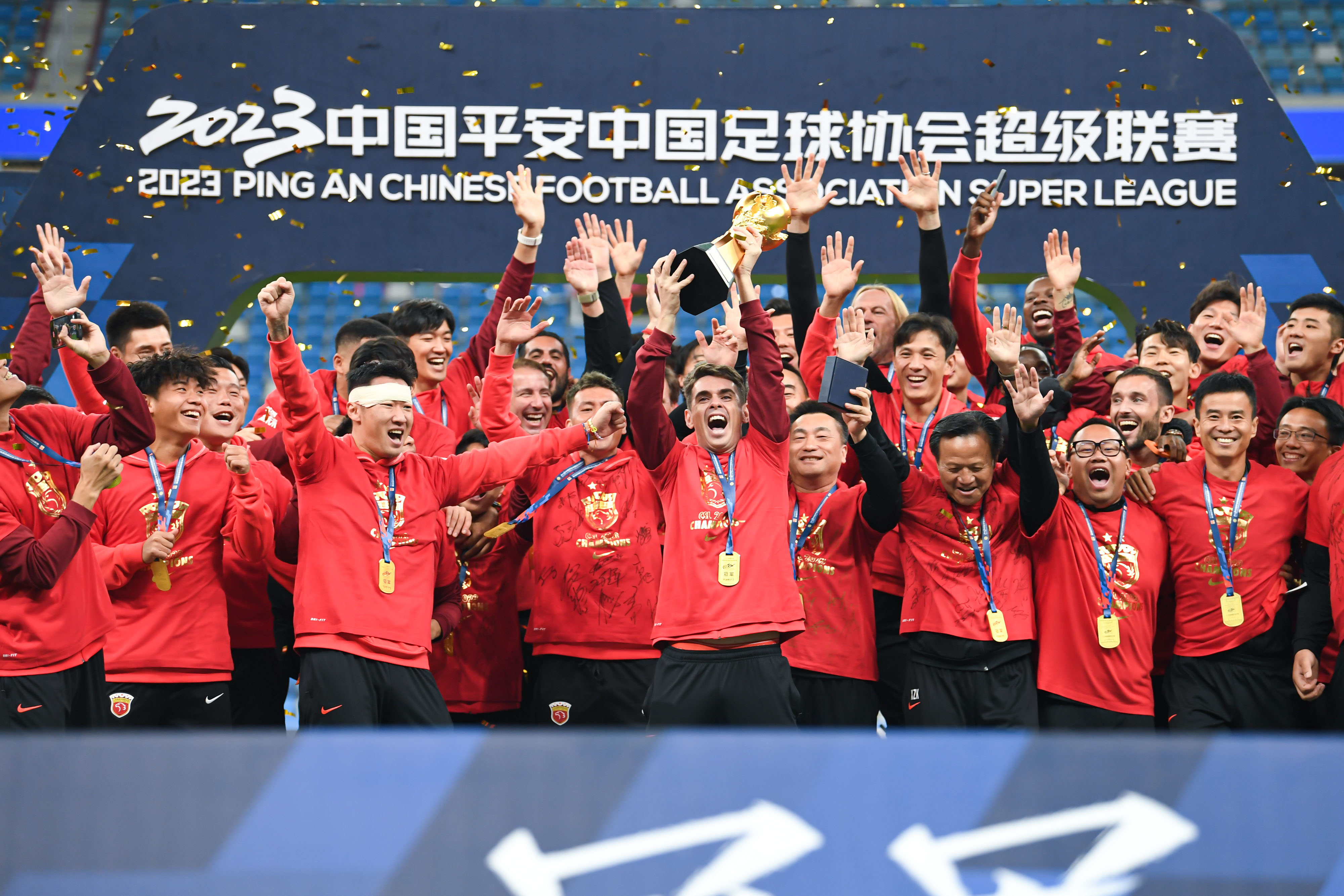 关于上海上港：连续胜利，瞄准赛季冠军的信息