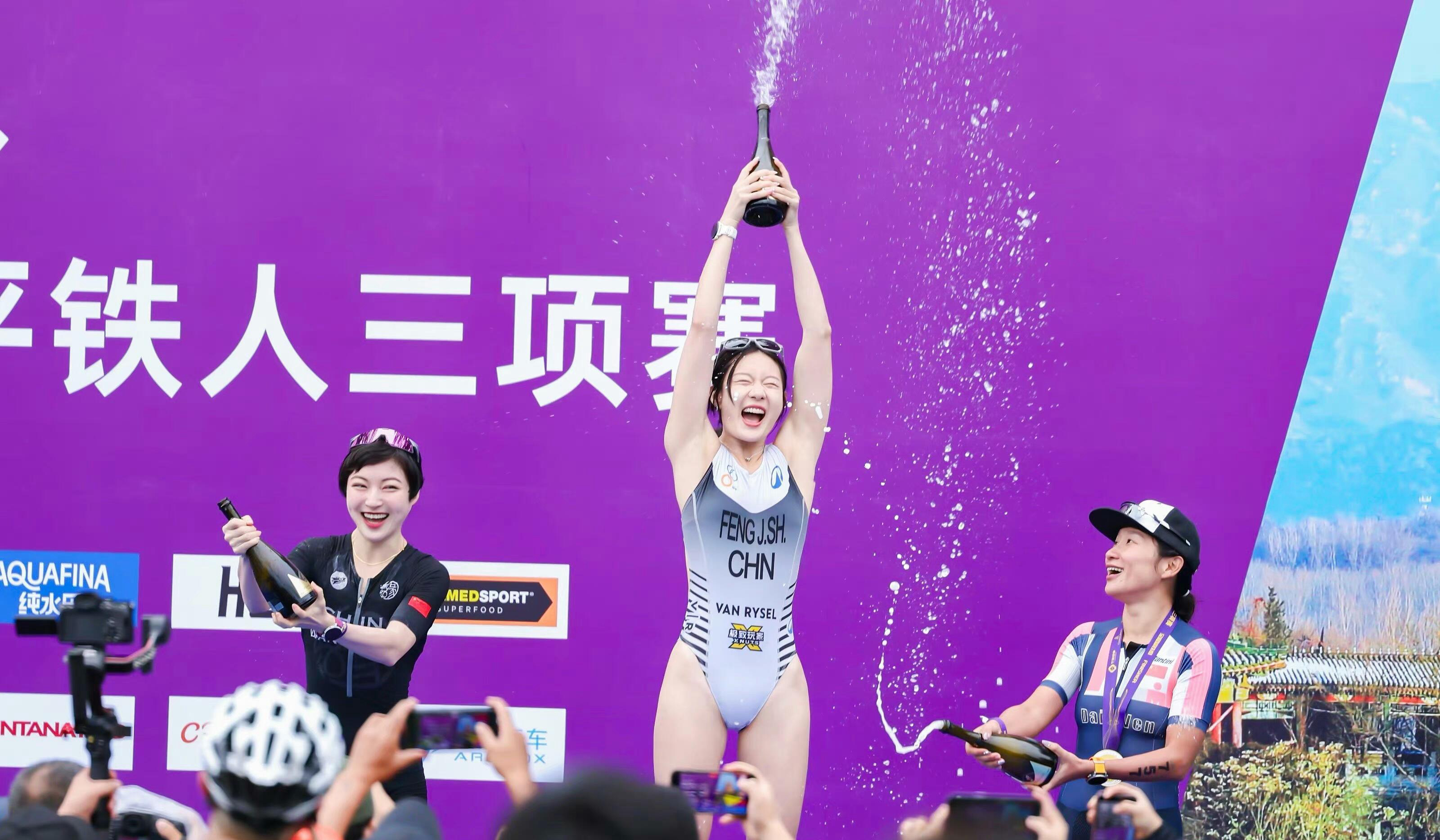 运动员赛场崭露头角，获得国内外认可的简单介绍