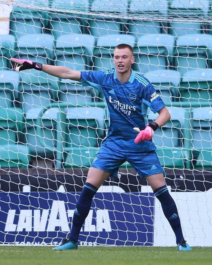 包含爱沙尼亚运动员展现实力，冲击前十的词条