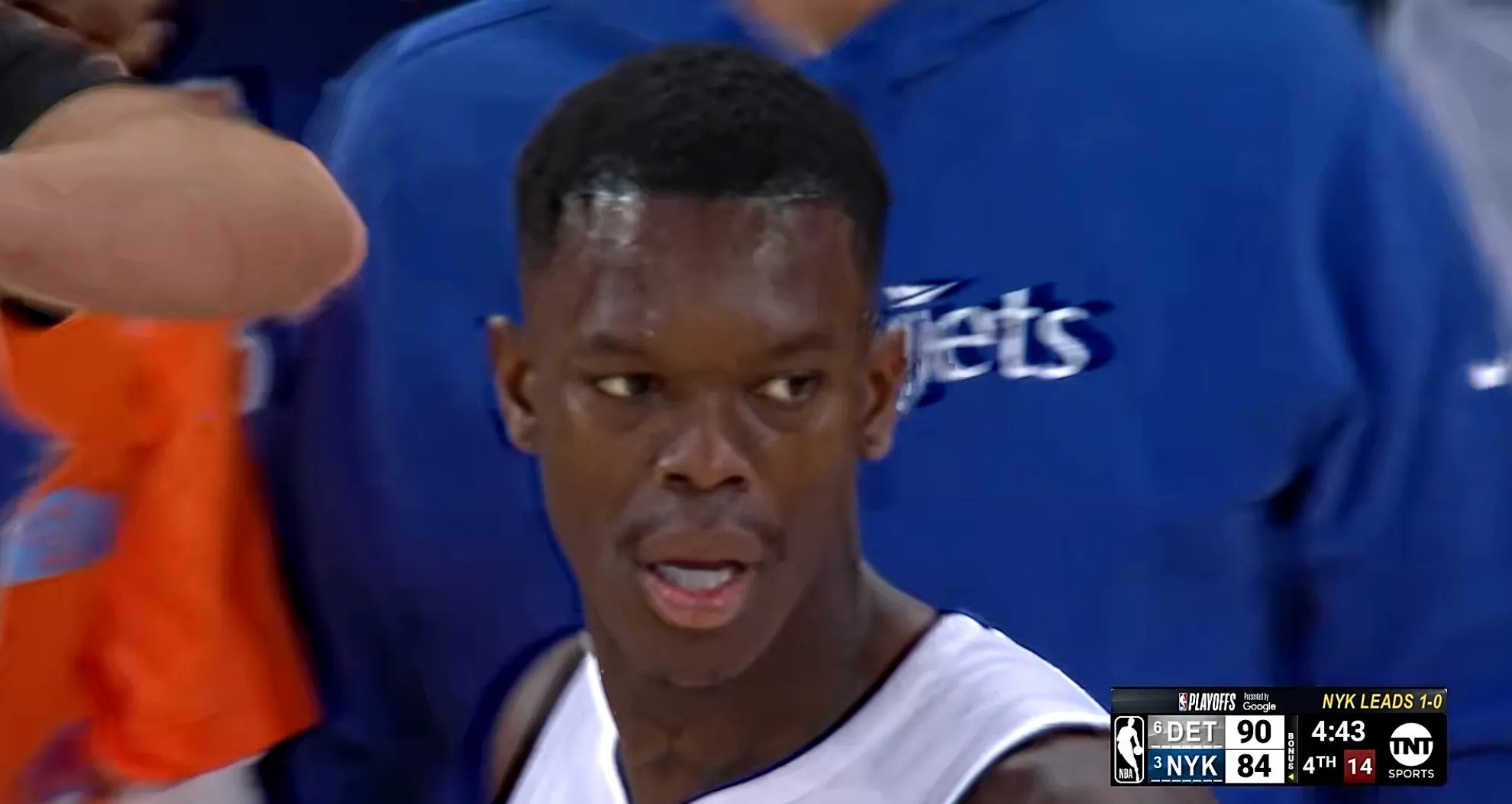 关于活塞队后卫格林关键时刻展现冷静，帮助球队取胜的信息