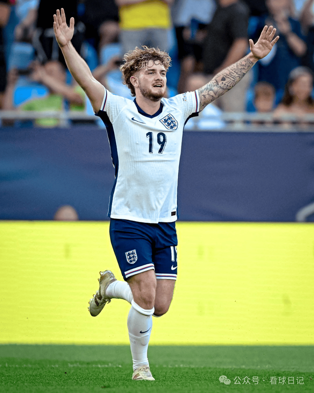 英格兰足球队队长攻破球门