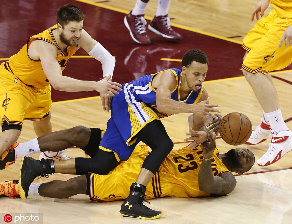 包含猛龙大胜骑士，让对手遇到两连败的词条