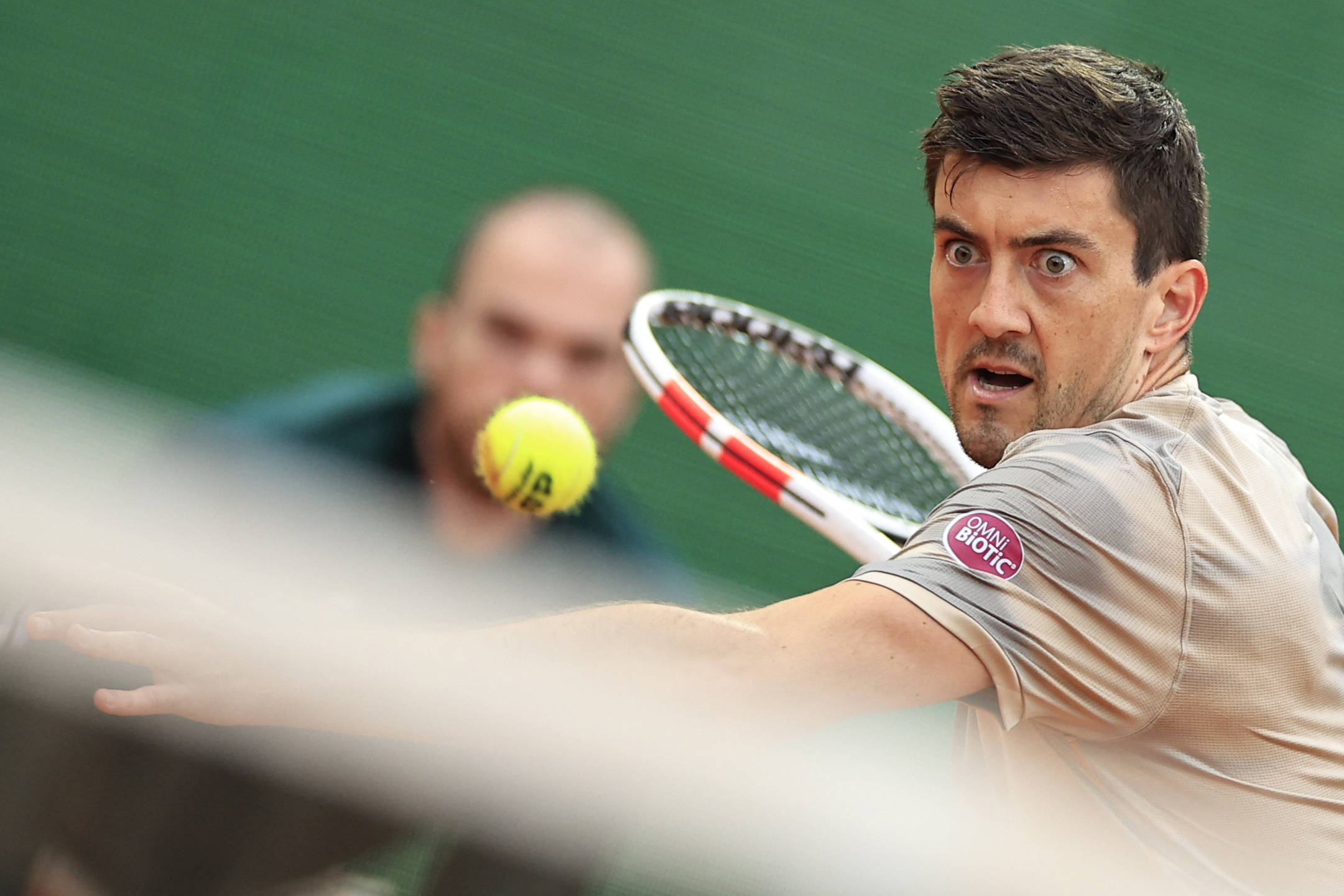 包含欧洲网球队完胜英国网球队，兹维列夫高光表现的词条