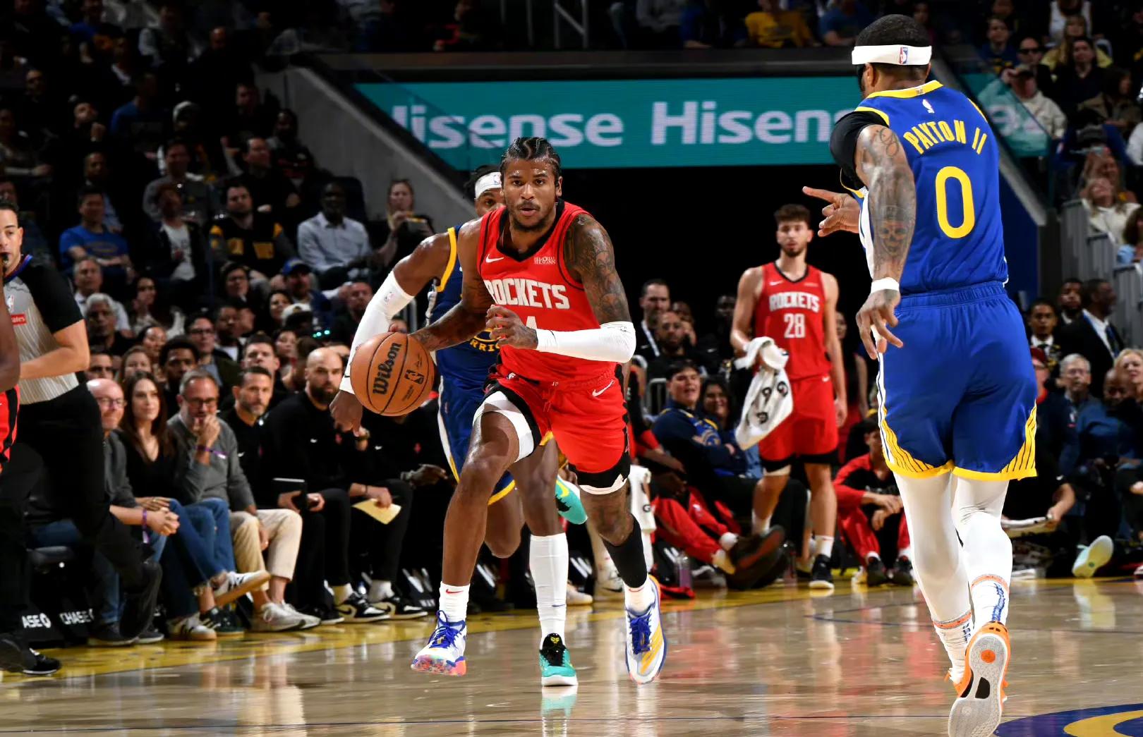 爱游戏娱乐-火箭主场力克快船，继续领先