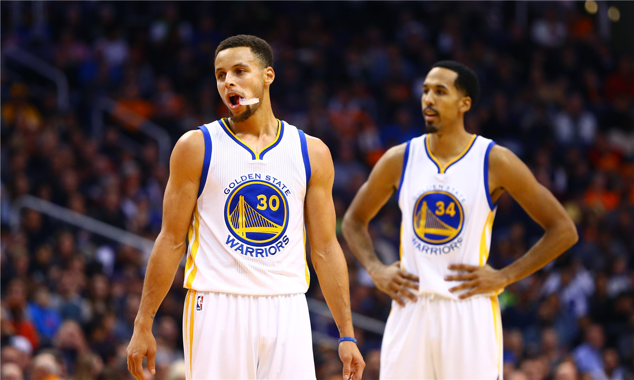 勇士大胜国王,沃顿抗议被罚出场 勇士大胜国王,沃顿抗议被罚出场