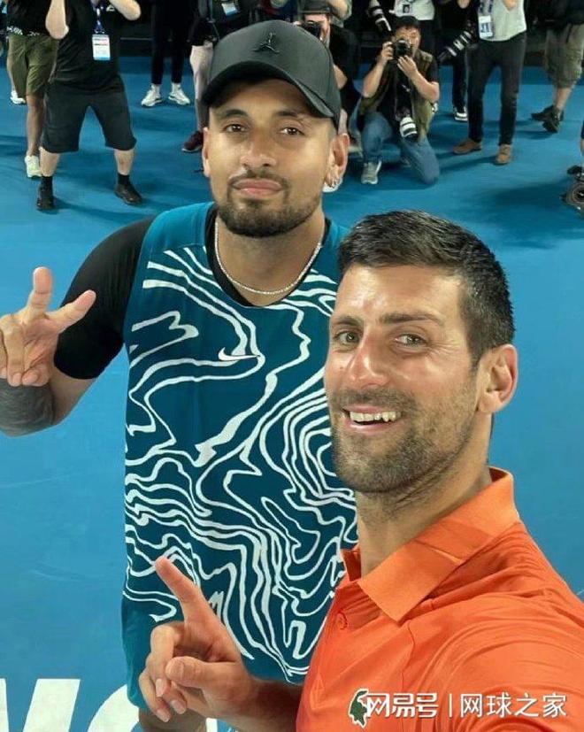 包含德国网球队完胜欧洲网球队，克耶高斯统治全场的词条