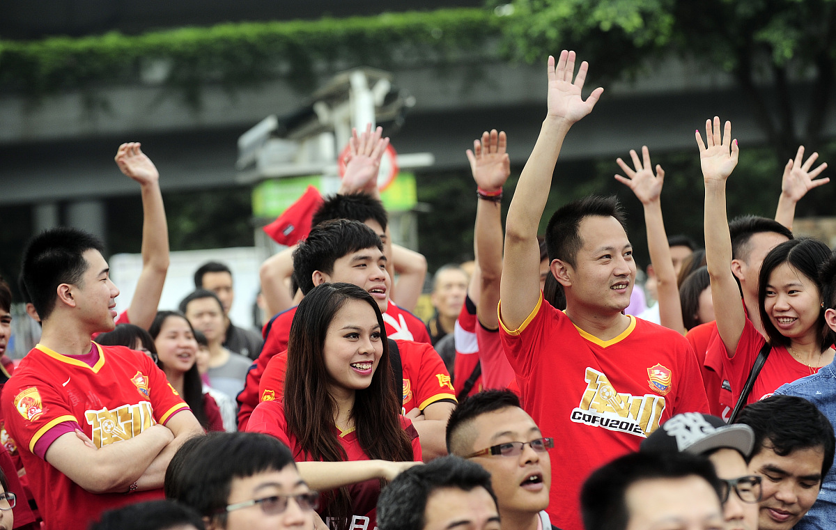 爱游戏APP-一场经典之战！LPL点燃球迷热情的简单介绍