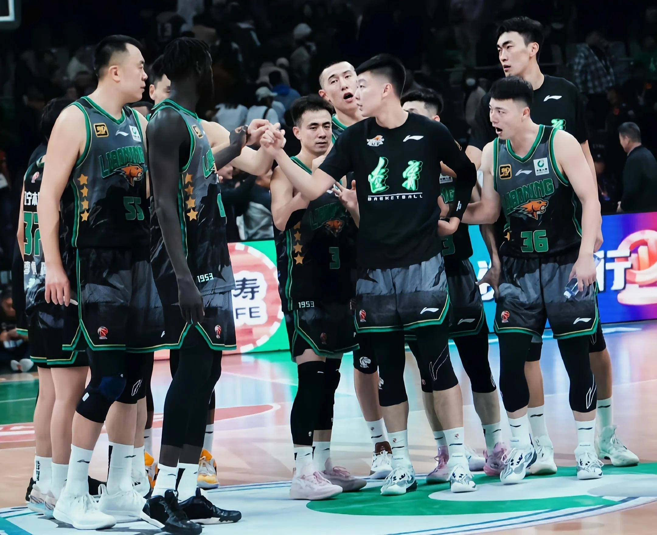 爱游戏tv-辽宁队绝杀雷霆，范弗利特点燃赛场