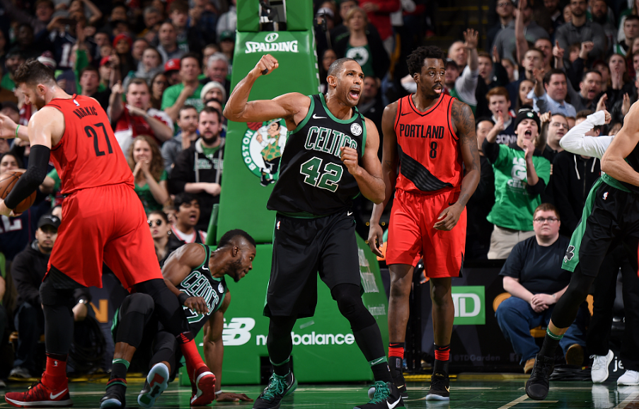 辽宁队绝杀雷霆,范弗利特点燃赛场 辽宁队绝杀雷霆,范弗利特点燃赛场