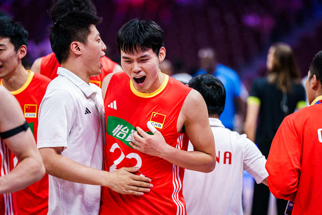 中国队险胜德国队，郑思维点燃赛场