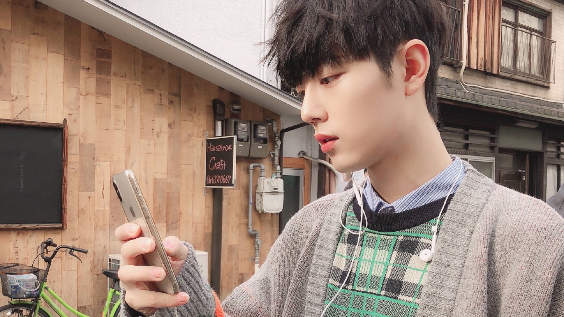 飞越重洋的篮球对话，莫兰特撕裂赛场，76人体系击溃广东铁血